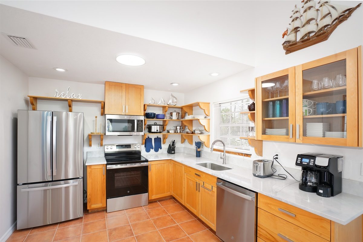 Coastal Getaway kitchen with open shelving