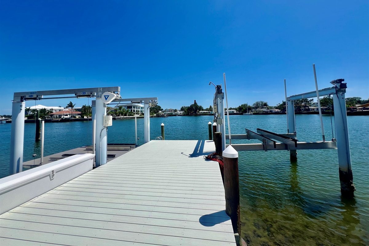 Coastal Manor deep-water dock and boat lift on the Intracoastal